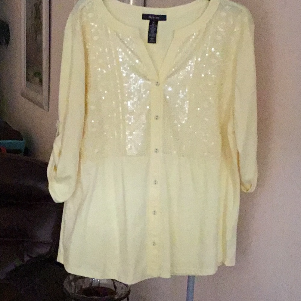 Gorgeous pear yellow Women’s top New size XL